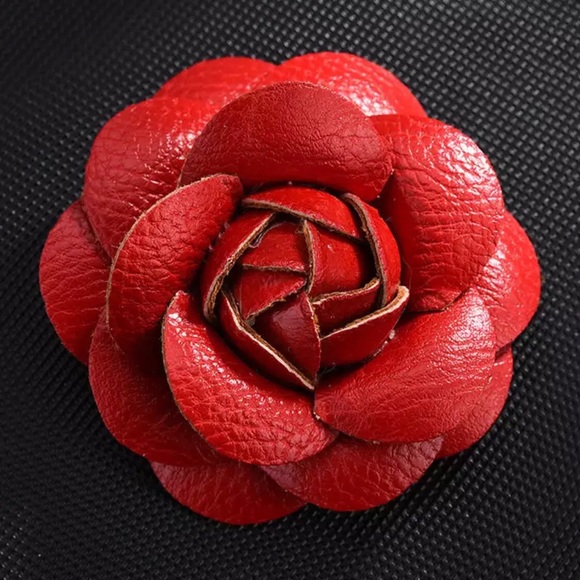 Camellia Flower Magnetic Vegan Leather Bag Charm - Picture 14 of 15